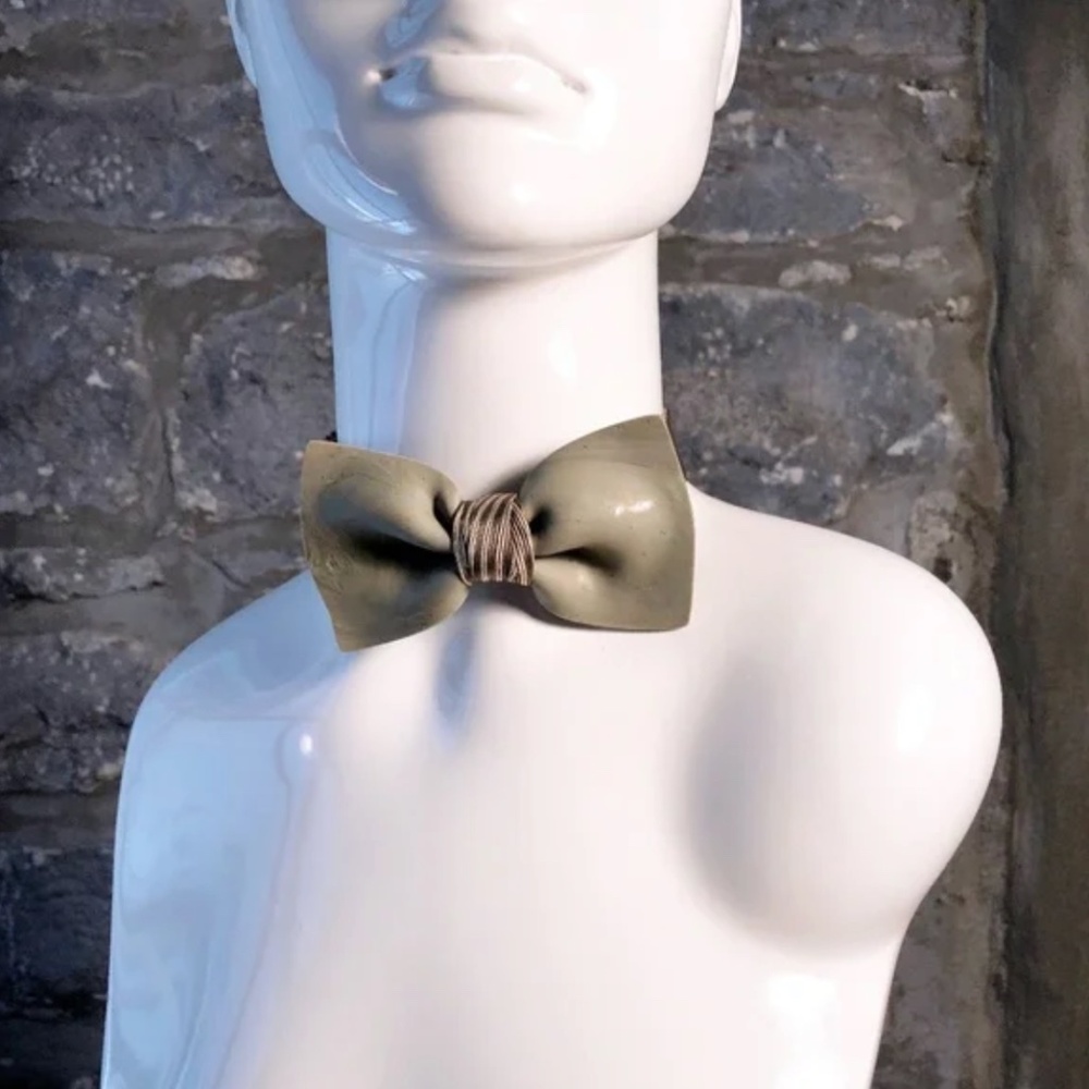 Guillotine Sculpted Bow Tie: Lucius